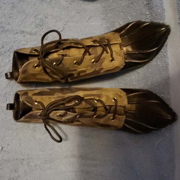 NIB. Stilleto boots booties camo - Picture 2 of 3